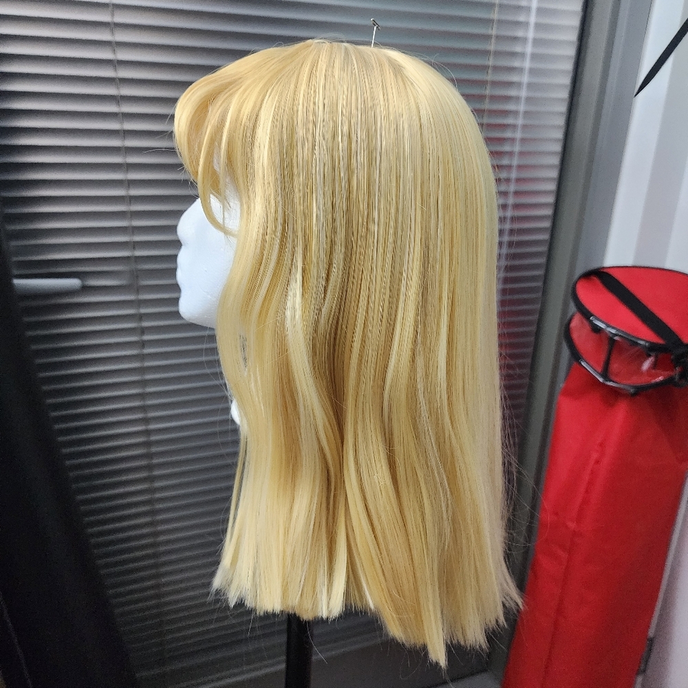 Blonde Arda Wig - Picture 2 of 9